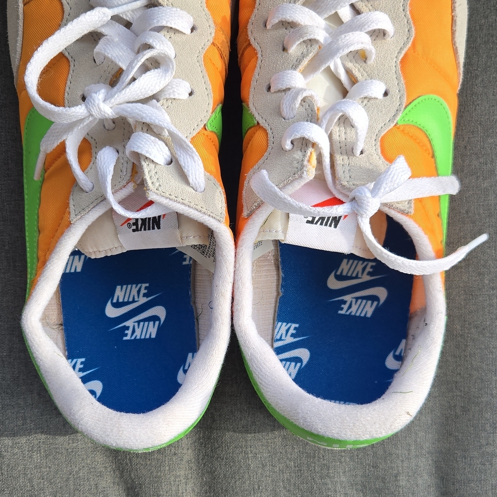 Nike Orange and Green Sneakers - Picture 7 of 9